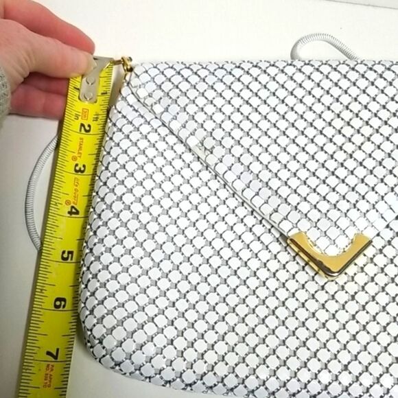 Vintage Mesh Envelope Style Pocketbook - Picture 10 of 11